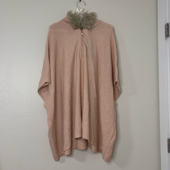 Black Rivet Women Pink and Gold Faux Fur Trim Hooded Poncho - Picture 8 of 9